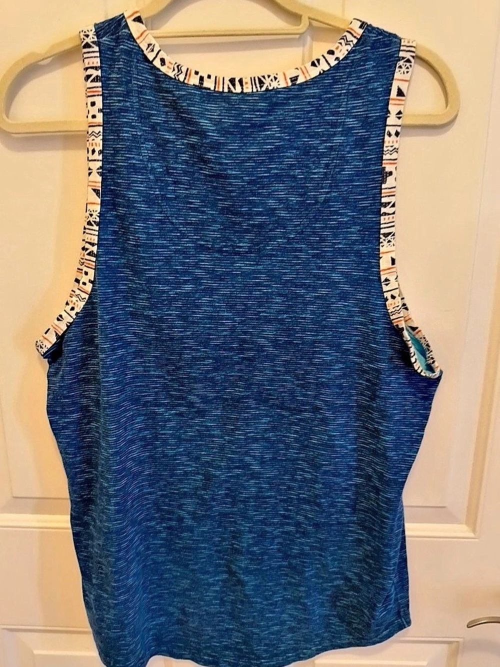 Hollister Men’s Geometric Tank Top in Blue & White Size Small Like new - Picture 2 of 3
